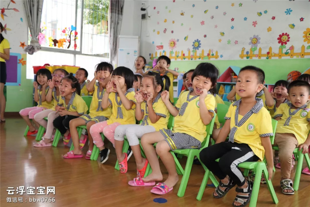 幼儿园开学首日场景混乱，家长焦虑情绪蔓延——澳门深度观察报告！揭示背后真相与应对之策。