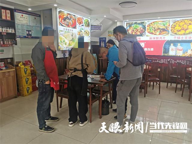 香港温情饭店老板惊喜善举，免费饭菜与暖心50元，陌生人的意外之喜！