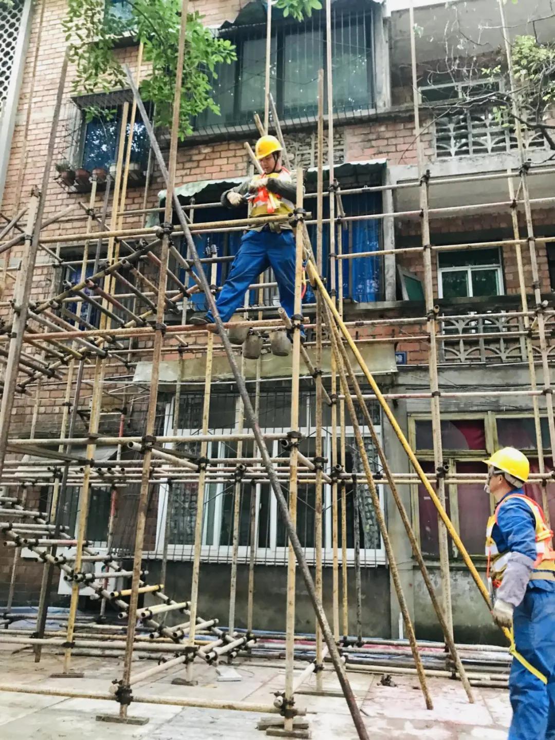 重磅！20载老旧小区命运大转折，城市更新改造浪潮来袭——你我心系的老旧社区将迎来新生？悬念揭晓时刻。